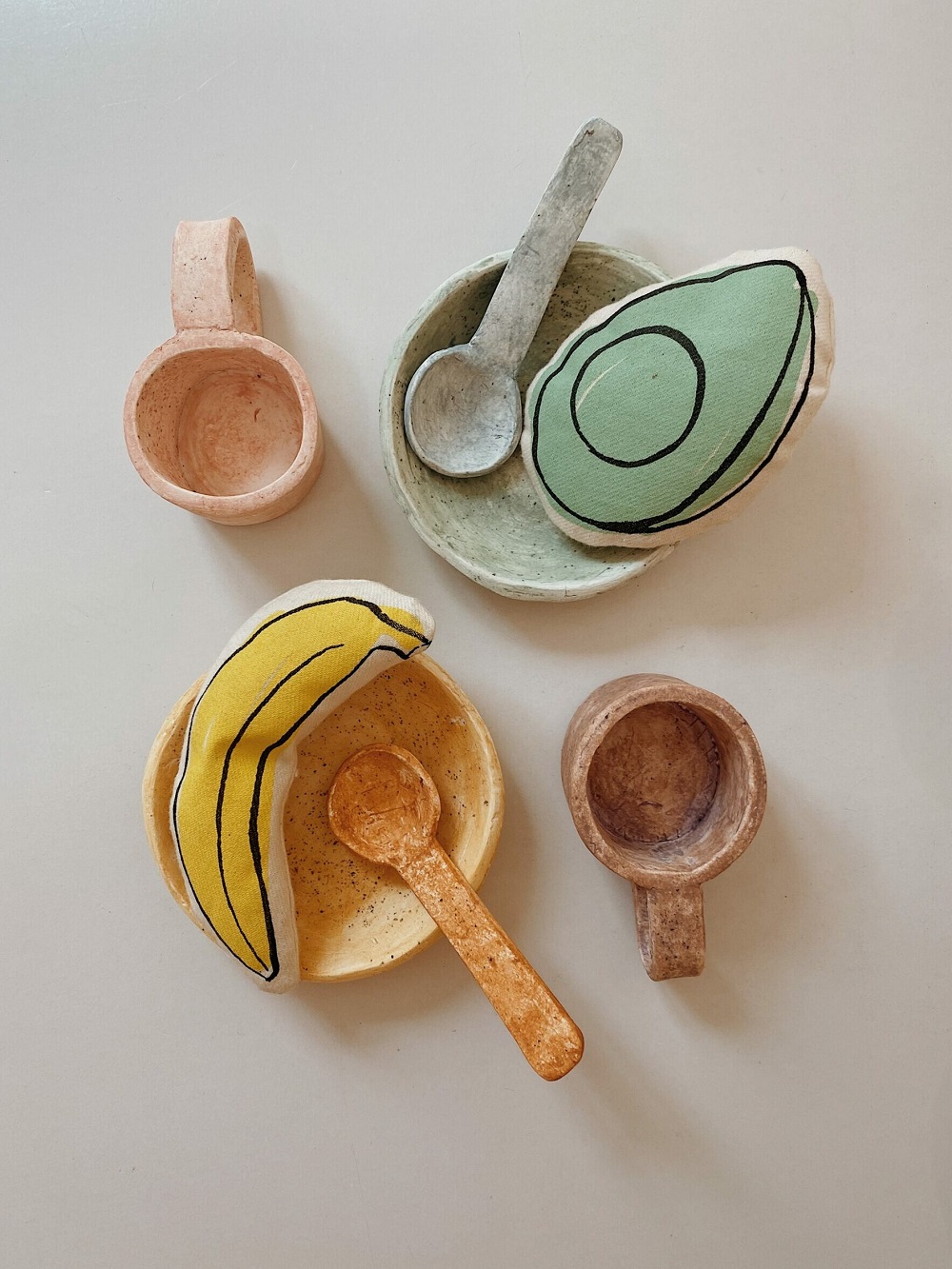 DIY play kitchen dinnerware