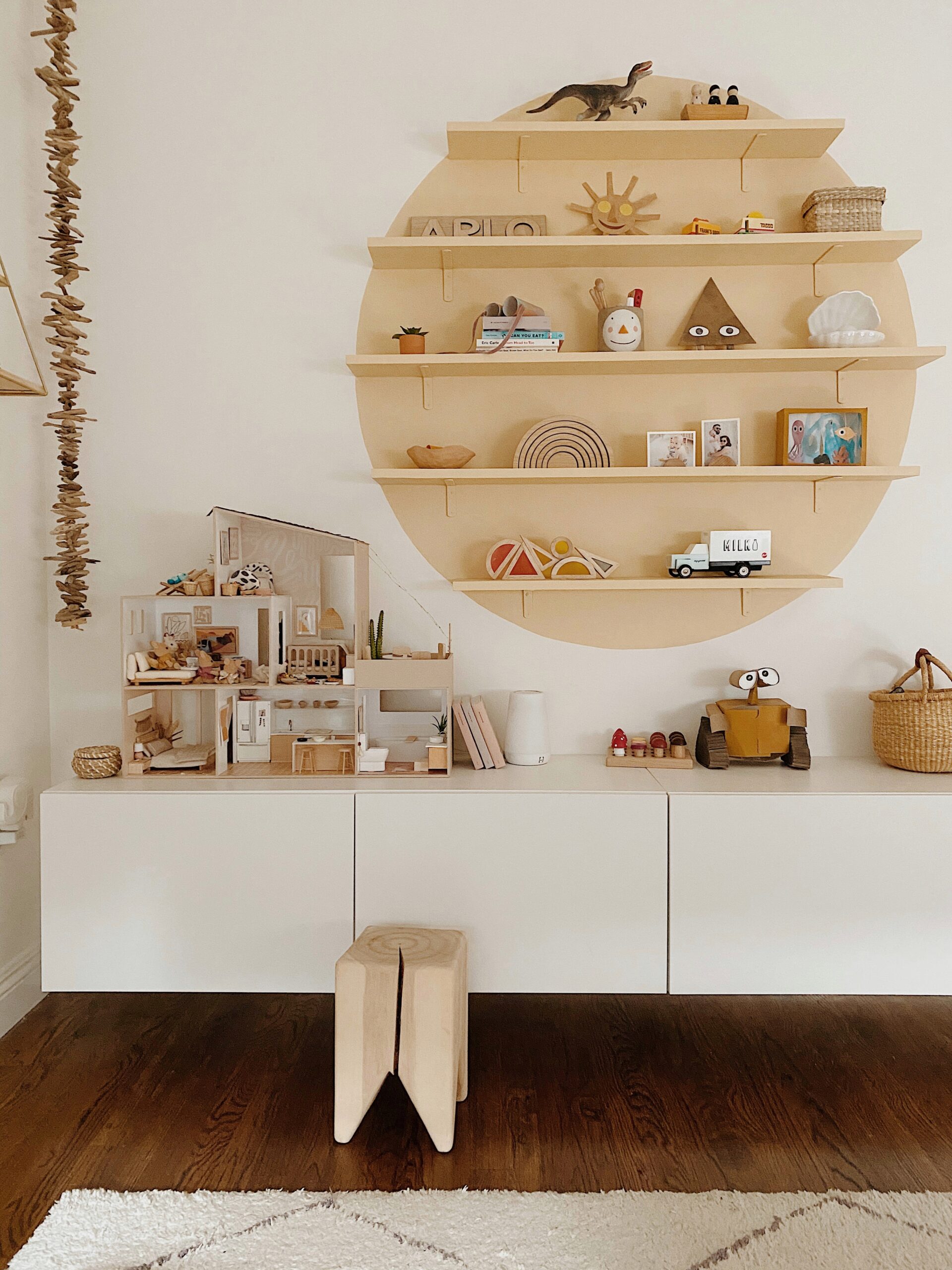 DIY painted circle shelf