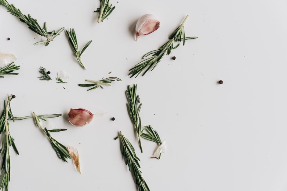 DIY Herb-Infused Olive Oils for Homemade Kitchen Gifts