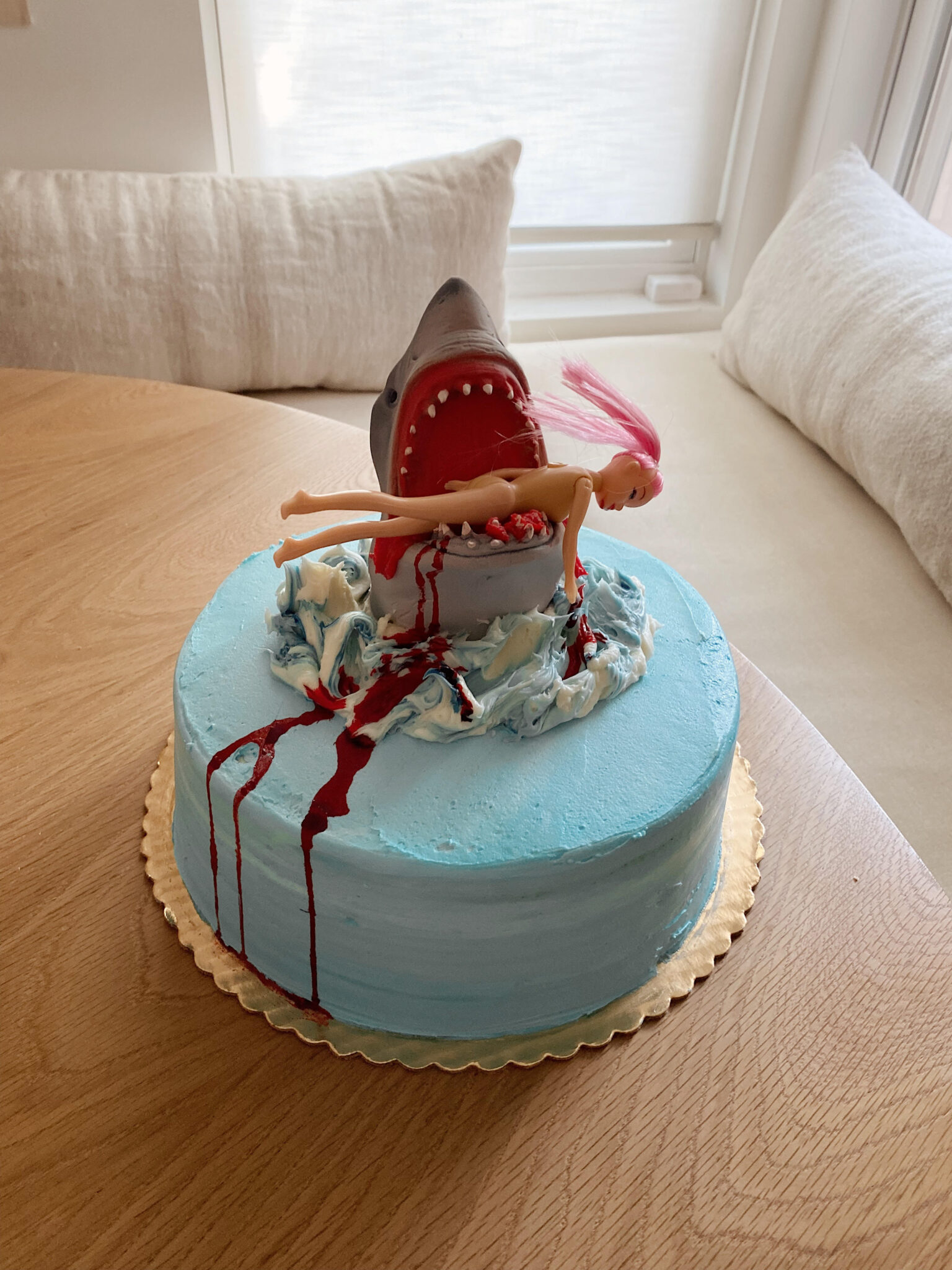 how to make a terrifying jaws cake